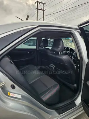 Toyota Camry SE 4dr Sedan (2.5L 4cyl 6A) 2016 Silver
