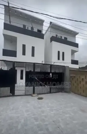 5bdrm Duplex in Lakeview Estate, Amuwo-Odofin for sale