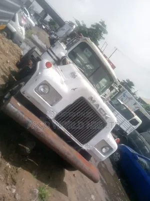 Mack Tow Truck