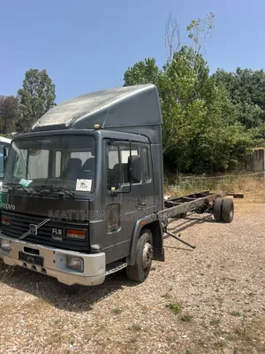 Clean Foreign Used Volvo FL6 Cap Chassis Truck