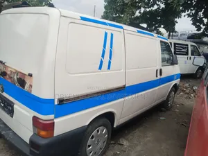 Volkswagen Transporter 2003 White