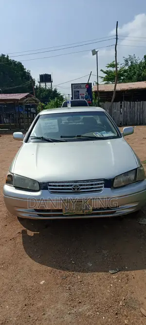 Toyota Camry LE 4dr Sedan (2.2L 4cyl 4A) 2000 Gray