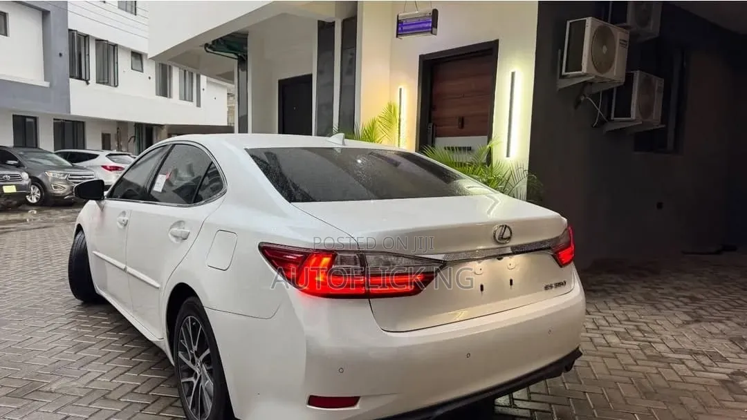 Lexus ES 2017 White