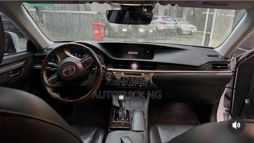 Lexus ES 2017 White