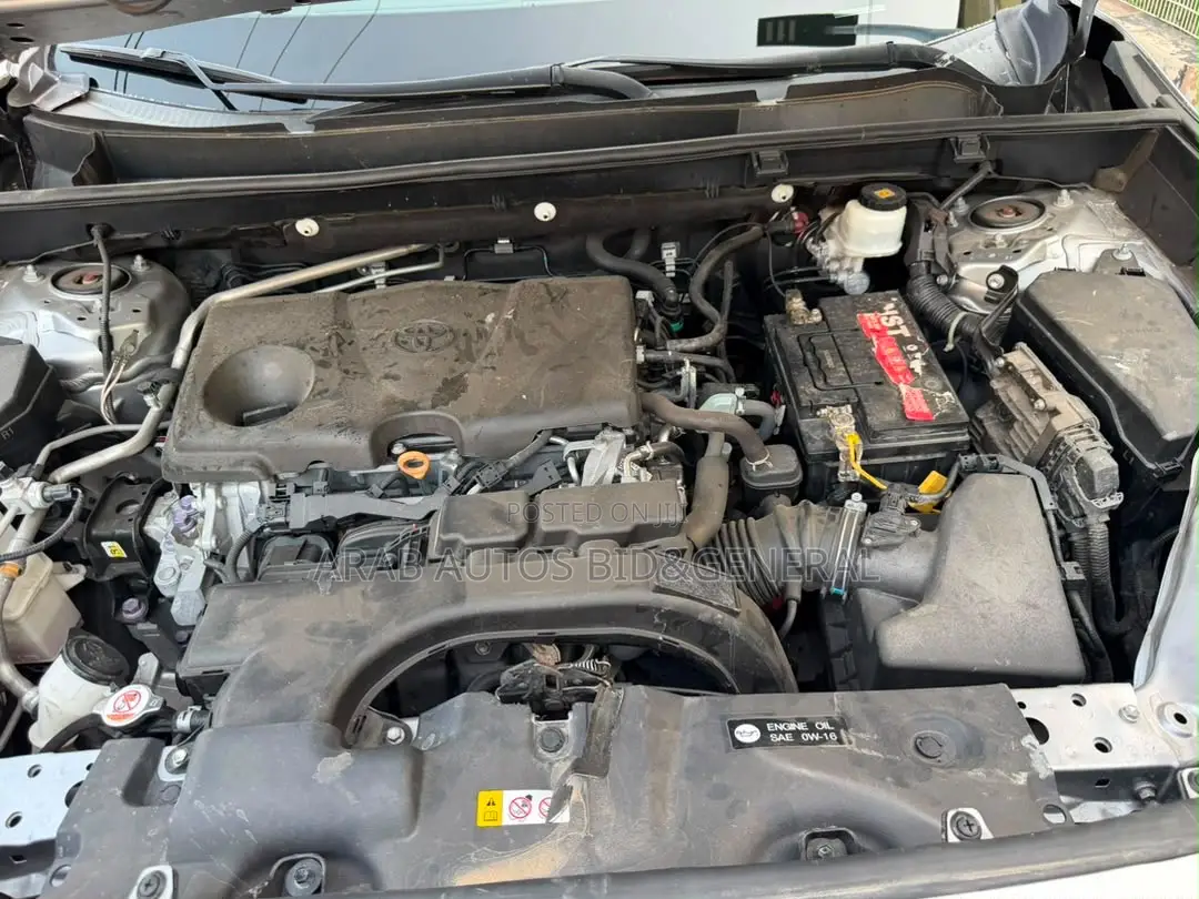 Toyota RAV4 XLE AWD 2019 Silver