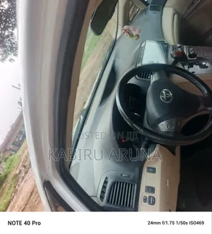 Toyota Venza 2010 White