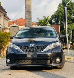 Toyota Sienna 2011 Black
