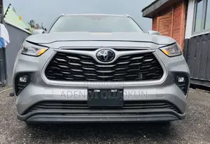 Toyota Highlander XLE AWD 2023 Silver