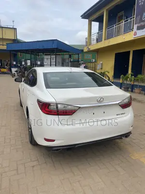 Lexus ES 2017 White