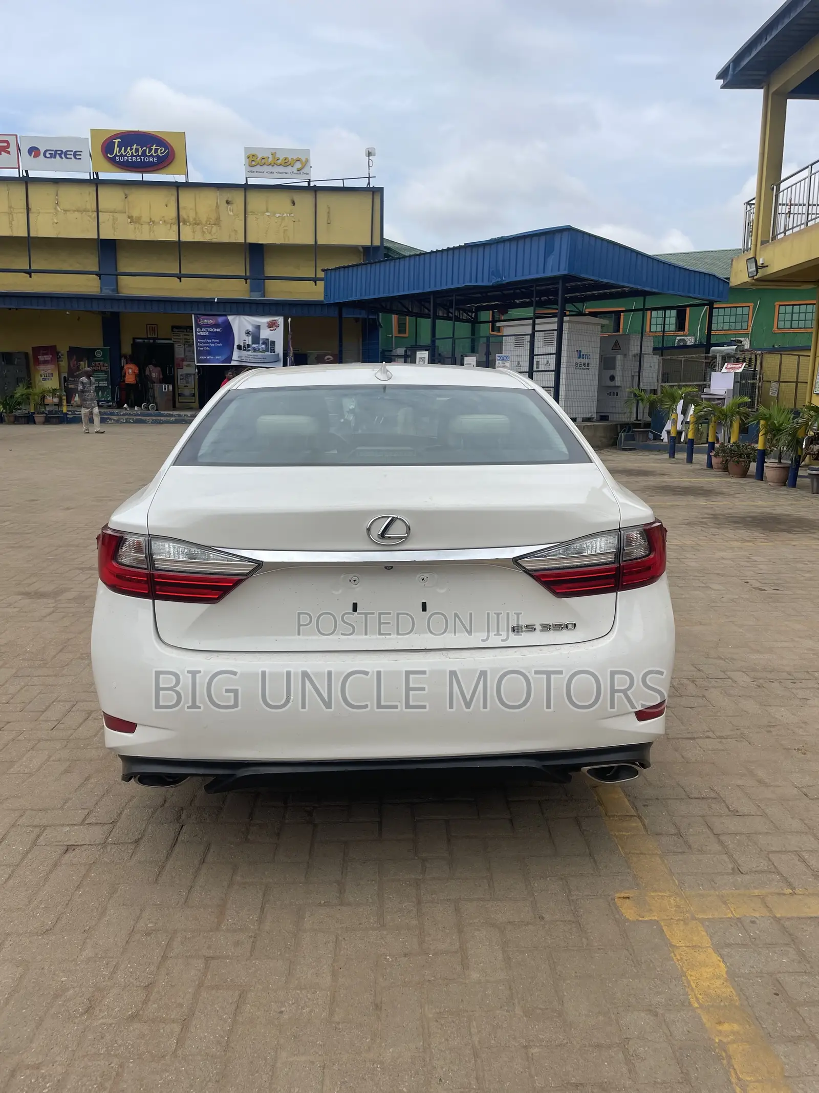 Lexus ES 2017 White