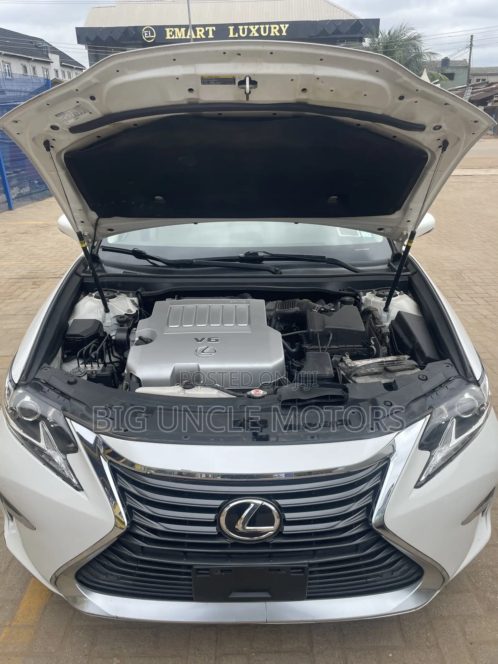 Lexus ES 2017 White