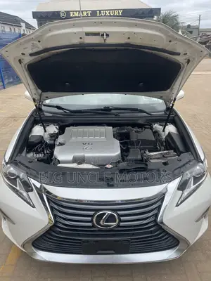 Lexus ES 2017 White