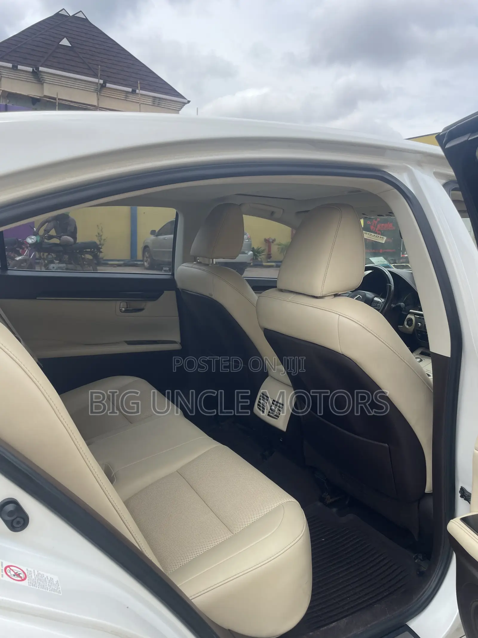 Lexus ES 2017 White