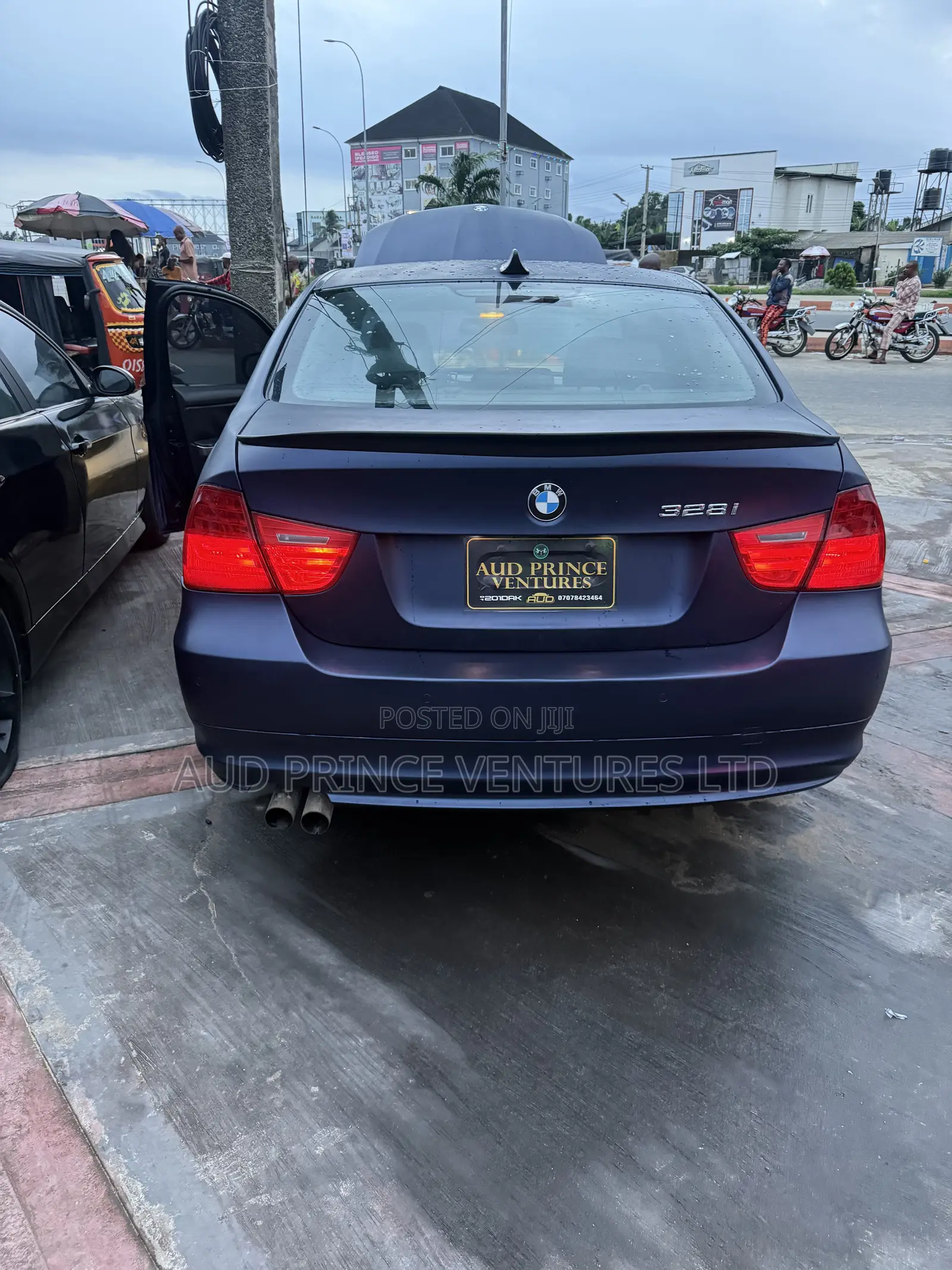 BMW 328i 2011 Blue