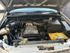 Toyota Highlander Limited V6 FWD 2003 Gold