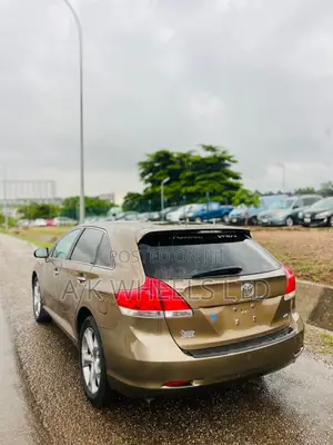 Toyota Venza XLE 2010 Brown