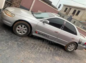 Honda Accord 2001 Silver