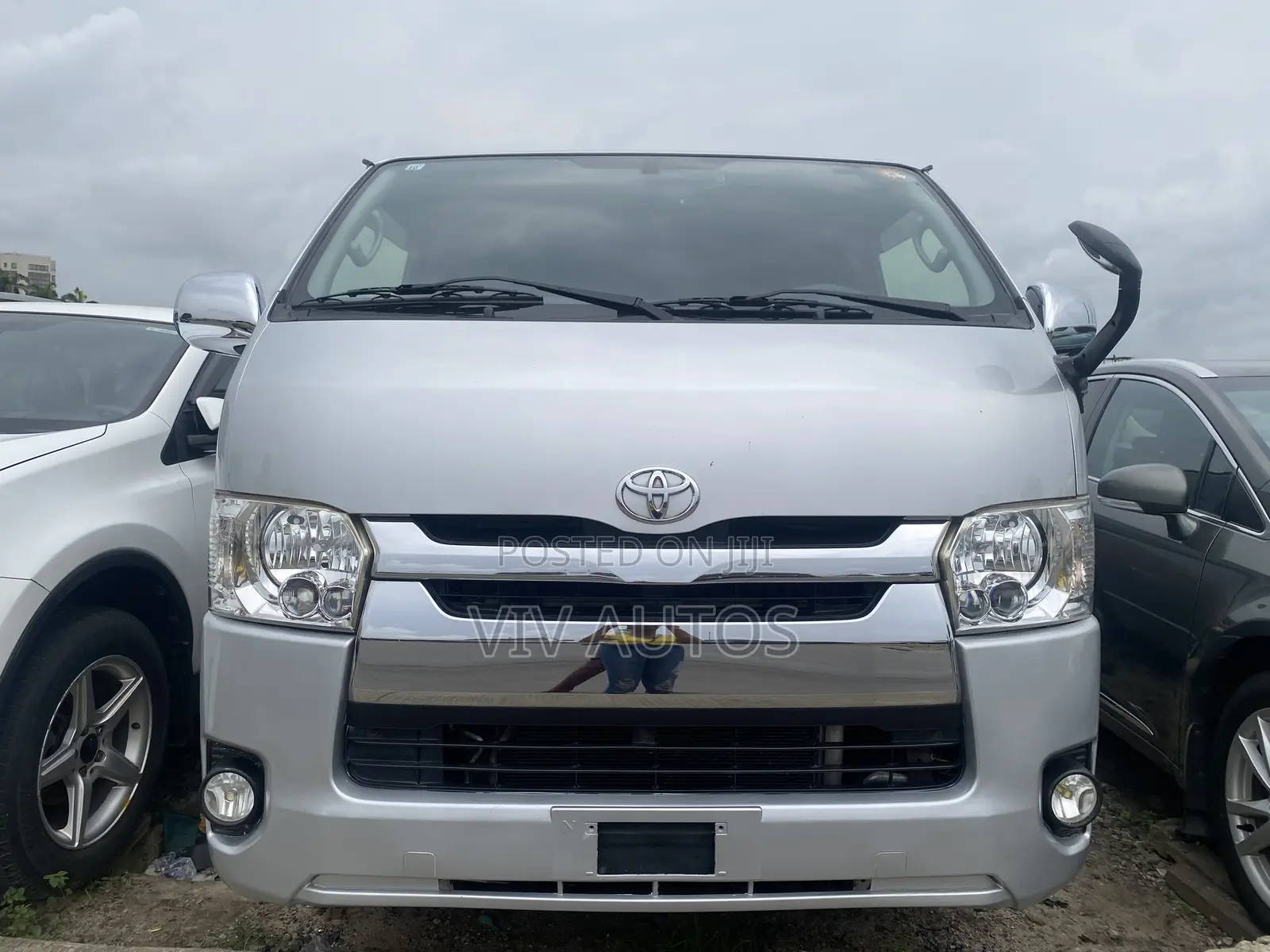 Toyota HiAce 2014 Silver