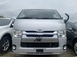 Toyota HiAce 2014 Silver