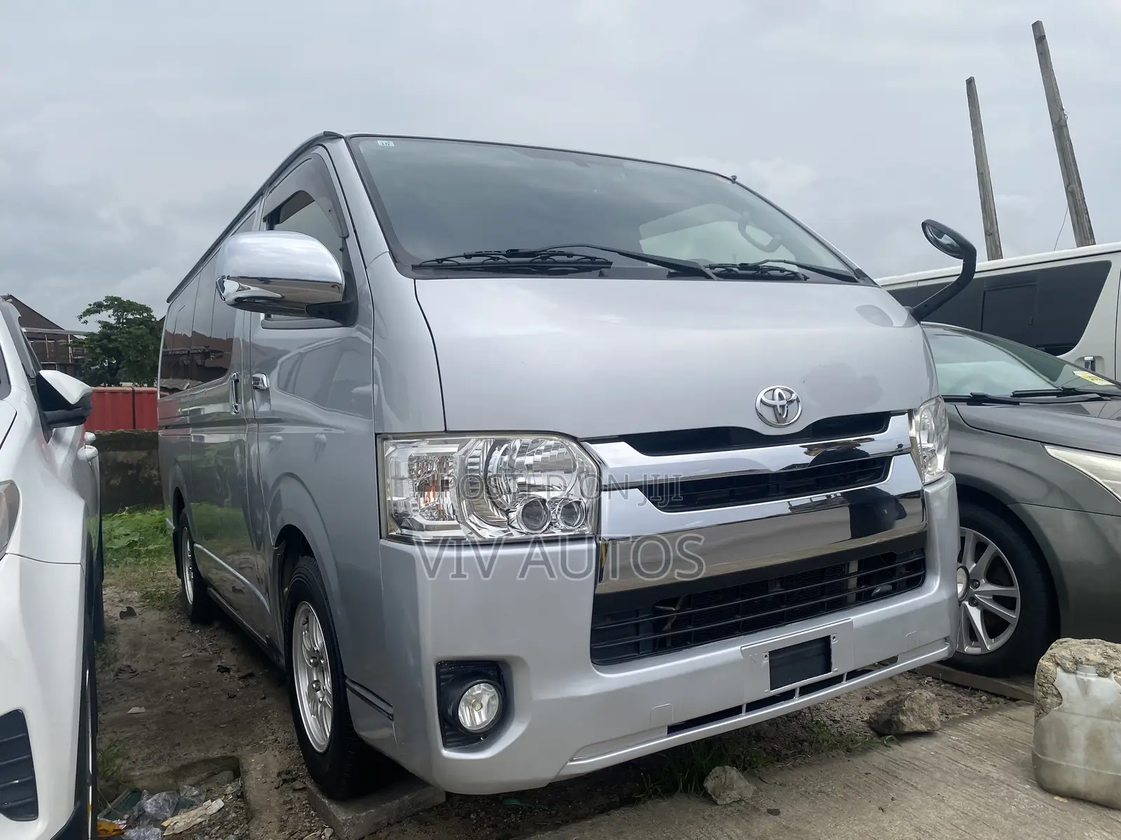 Toyota HiAce 2014 Silver