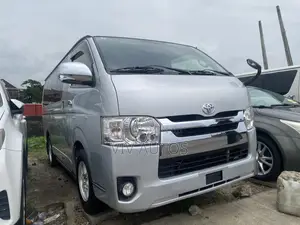 Toyota HiAce 2014 Silver