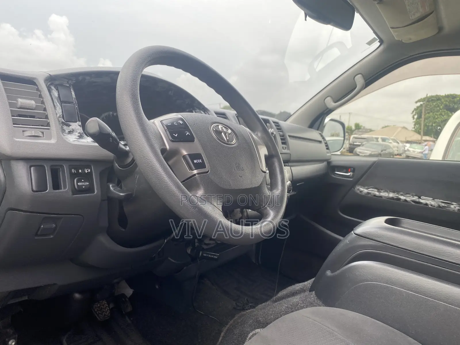 Toyota HiAce 2014 Silver