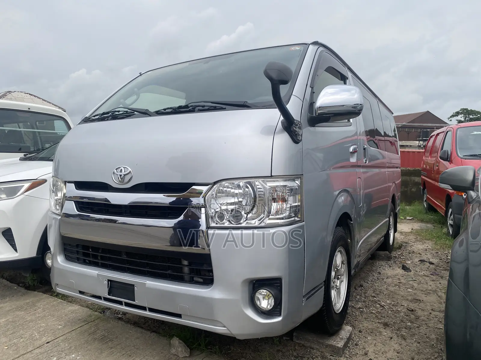 Toyota HiAce 2014 Silver