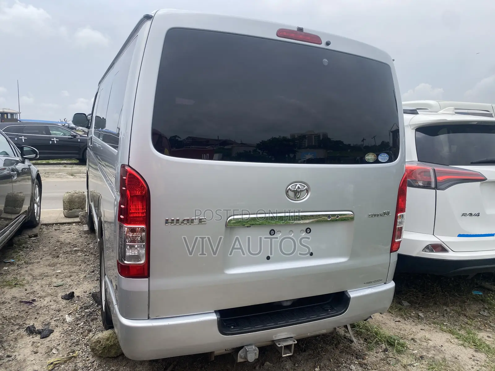 Toyota HiAce 2014 Silver