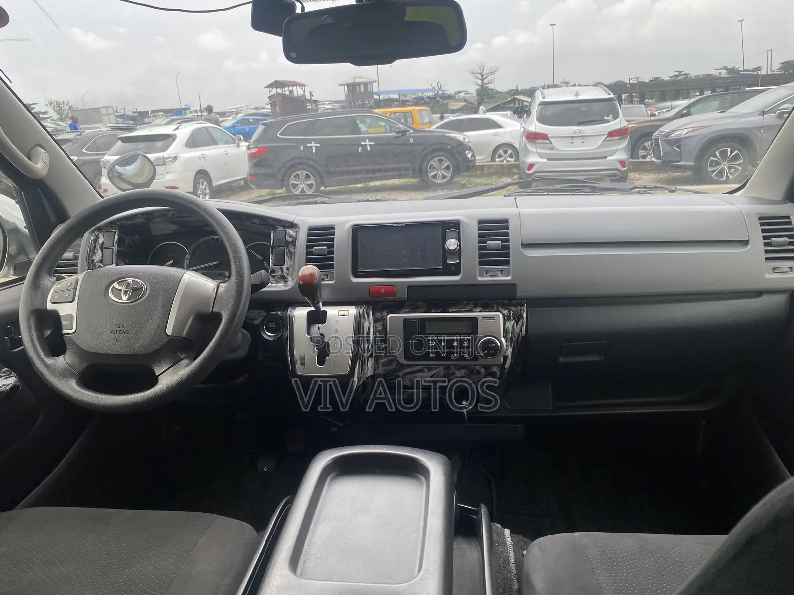 Toyota HiAce 2014 Silver