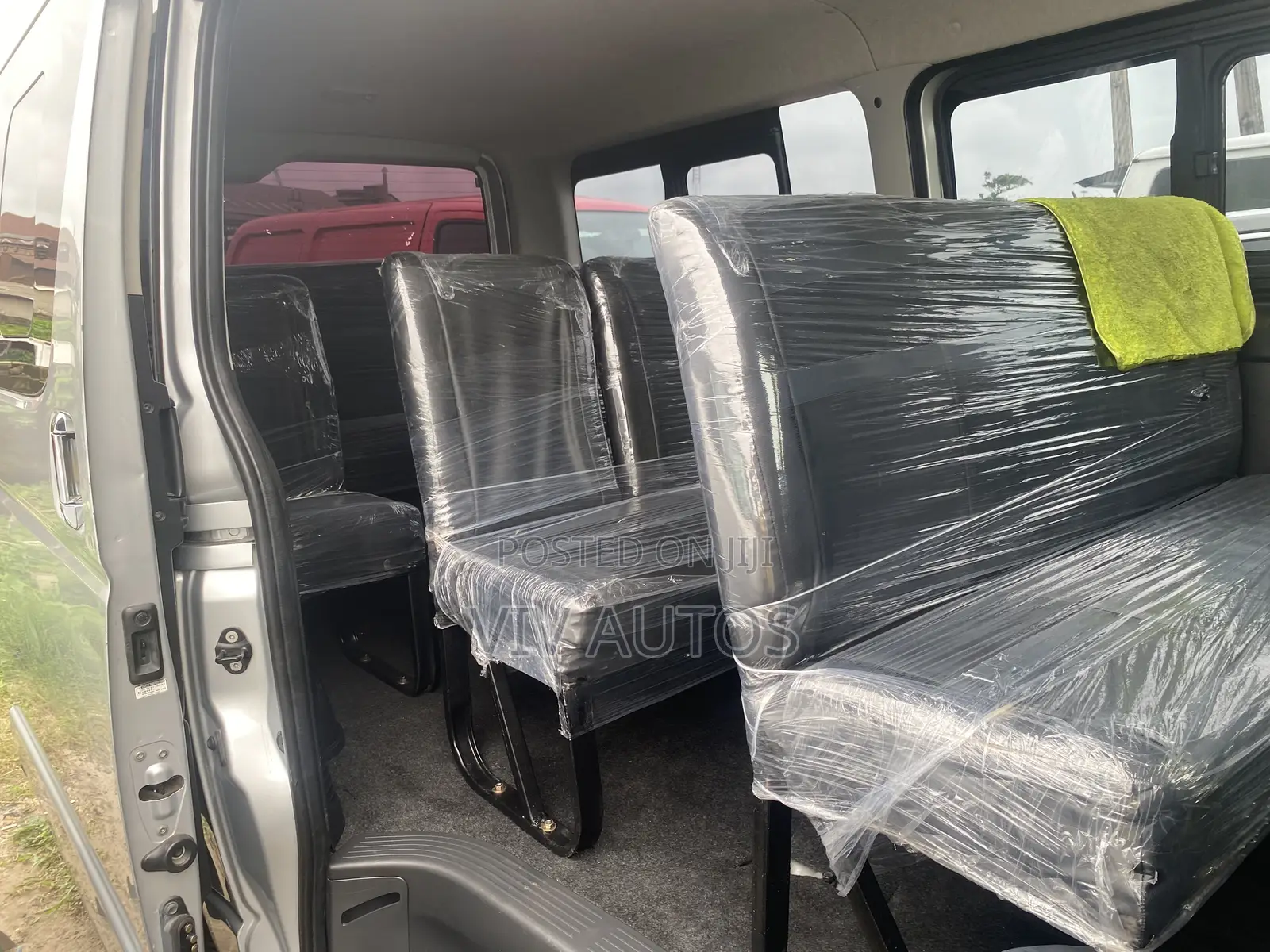 Toyota HiAce 2014 Silver