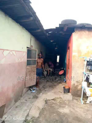 12bdrm House in Olodi Apapa for sale