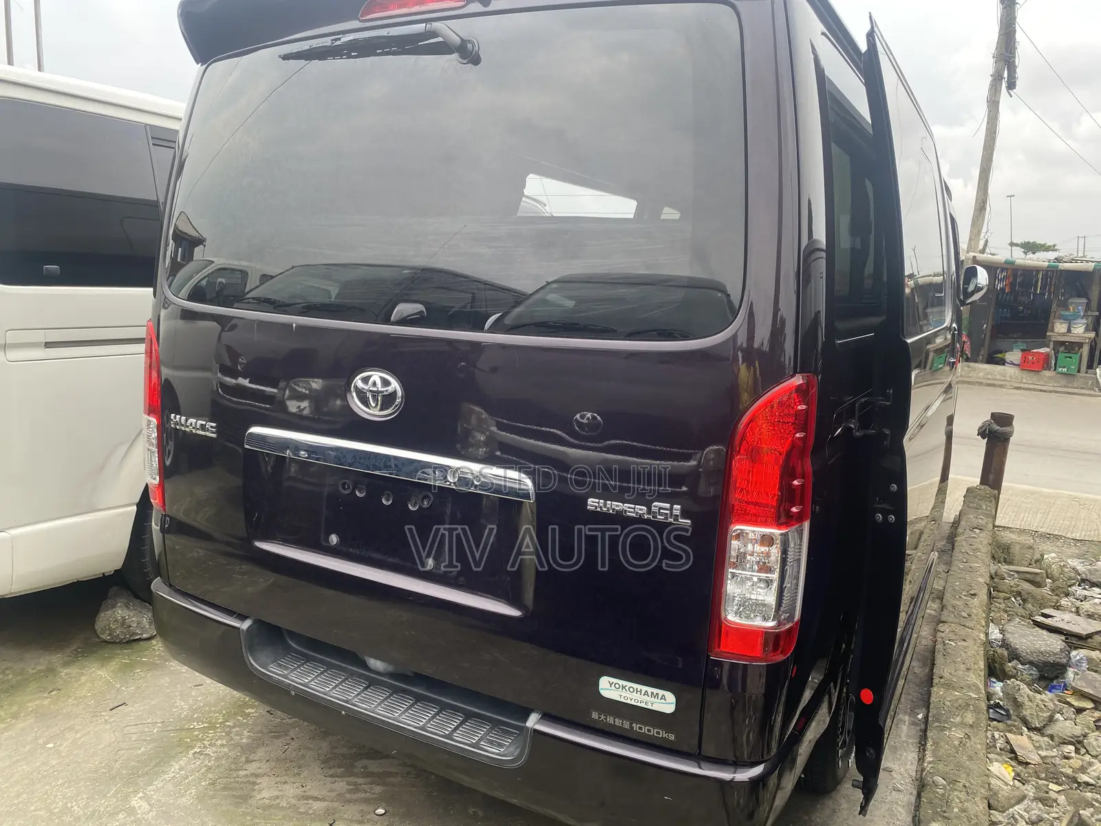 Toyota HiAce 2017