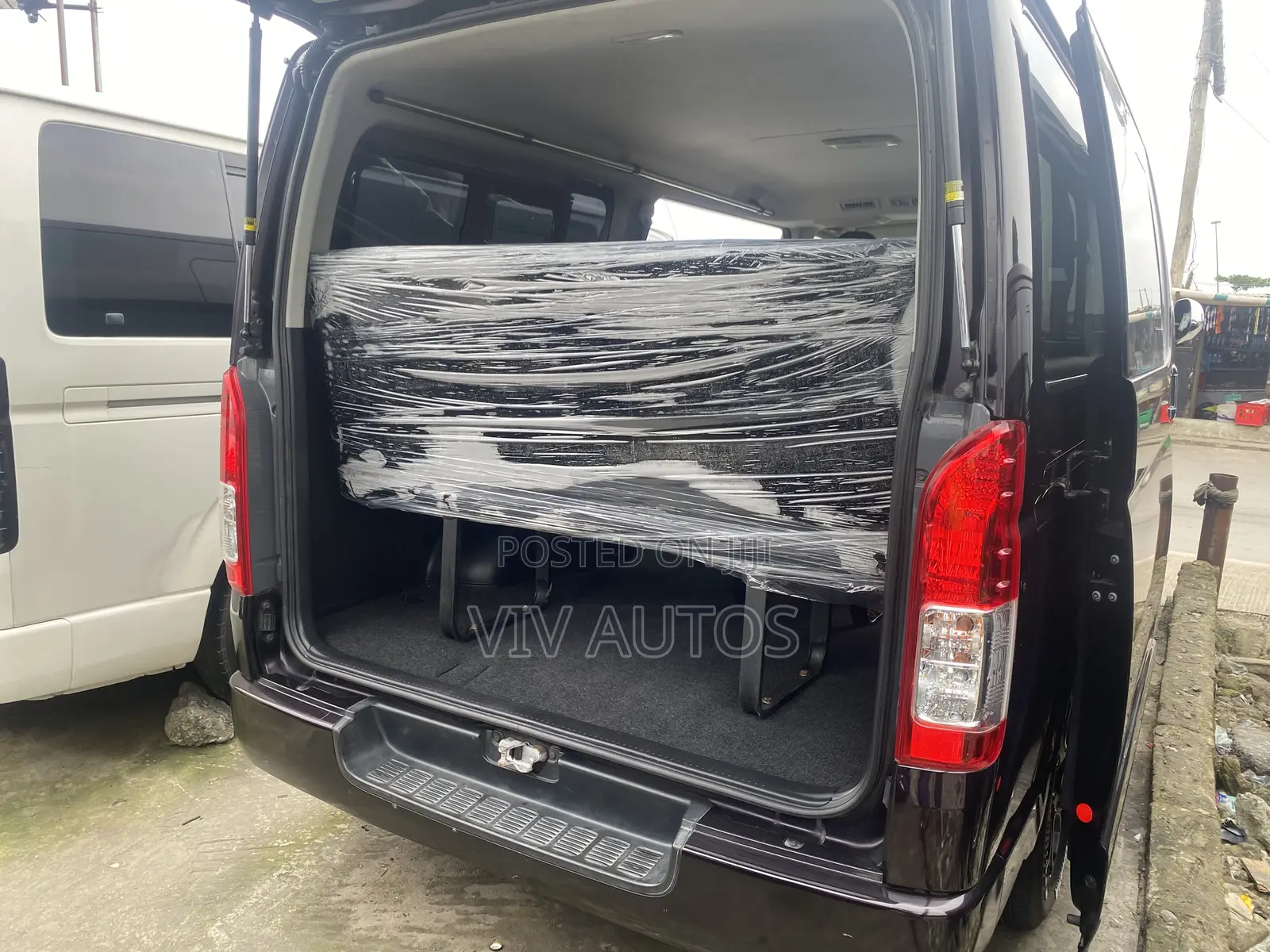 Toyota HiAce 2017