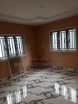 3bdrm Apartment in Ologuneru for rent