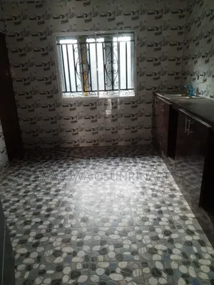 3bdrm Apartment in Ologuneru for rent
