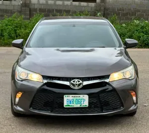 Toyota Camry 2016 Gray
