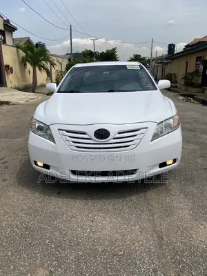 Toyota Camry XLE V6 4dr Sedan (3.5L 6cyl 6AM) 2009 White