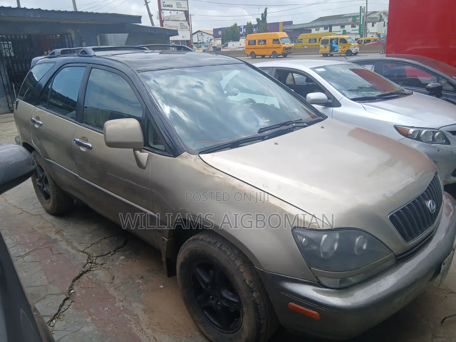 Lexus RX 1999 Gold