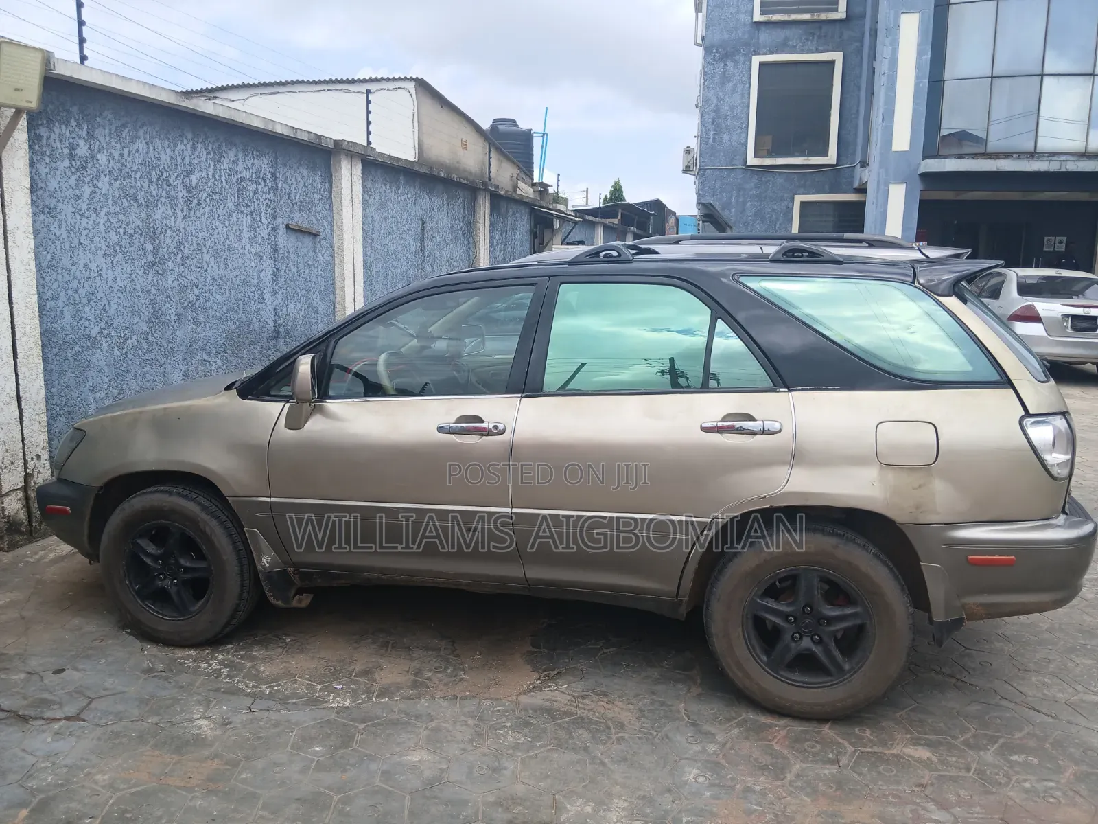 Lexus RX 1999 Gold