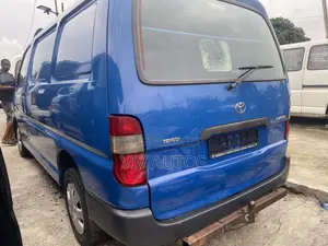 Toyota HiAce 2008 Blue