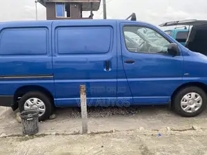 Toyota HiAce 2008 Blue