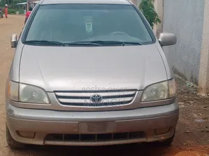 Toyota Sienna 2003