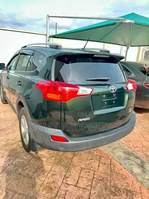 Toyota RAV4 XLE 4dr SUV (2.5L 4cyl 6A) 2015 Green
