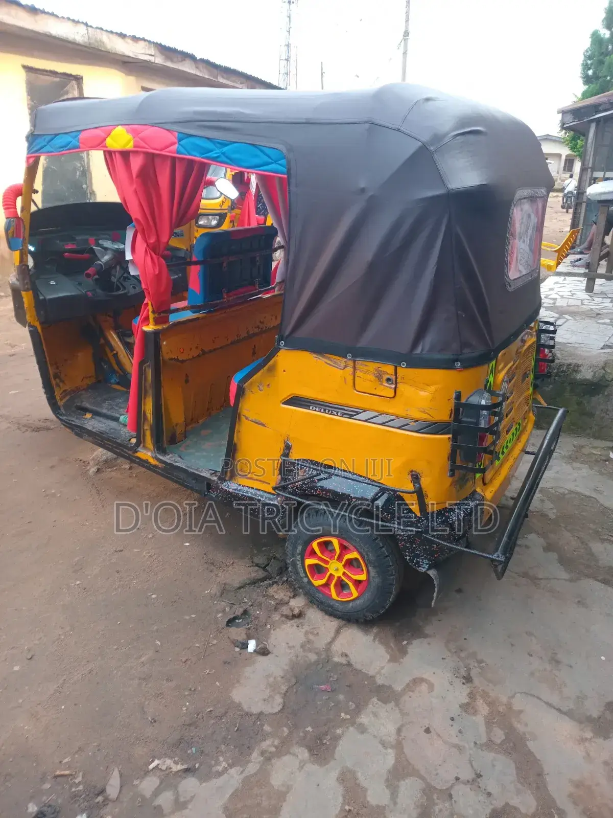 TVS Apache 160 4V 2023 Yellow