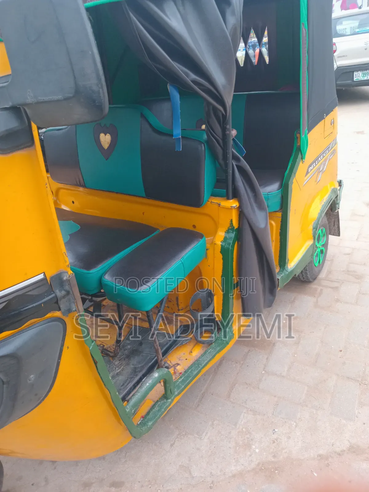 TVS Apache 160 4V 2023 Yellow