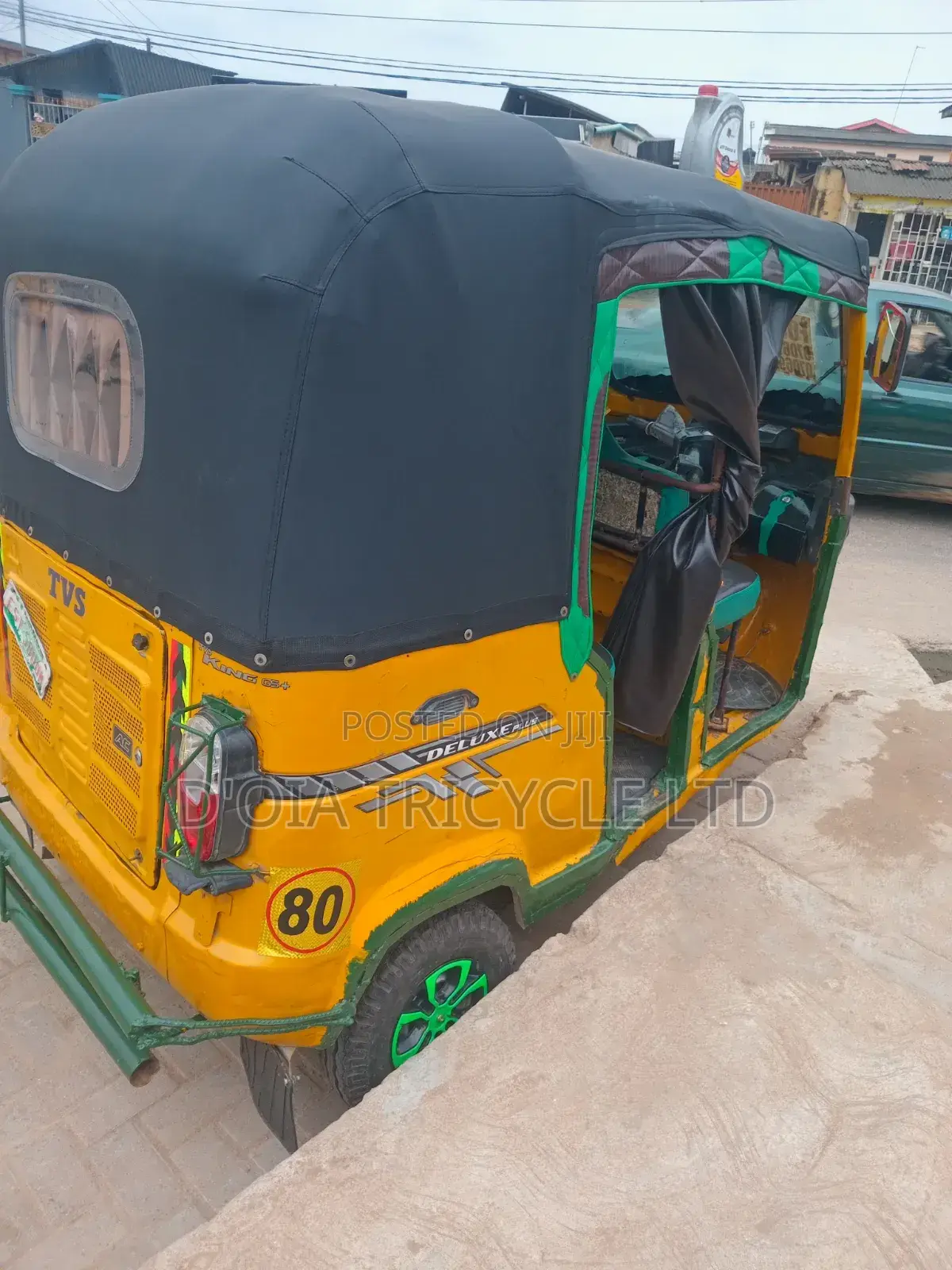 TVS Apache 160 4V 2023 Yellow