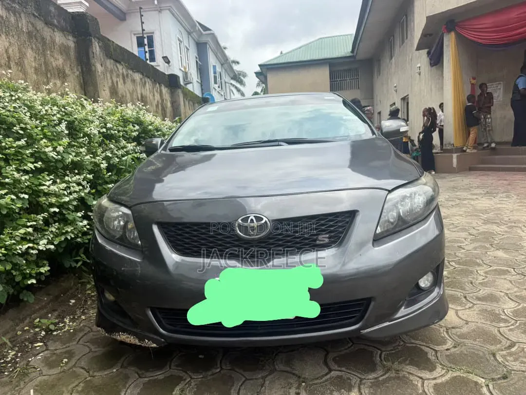 Toyota Corolla 2010 Black
