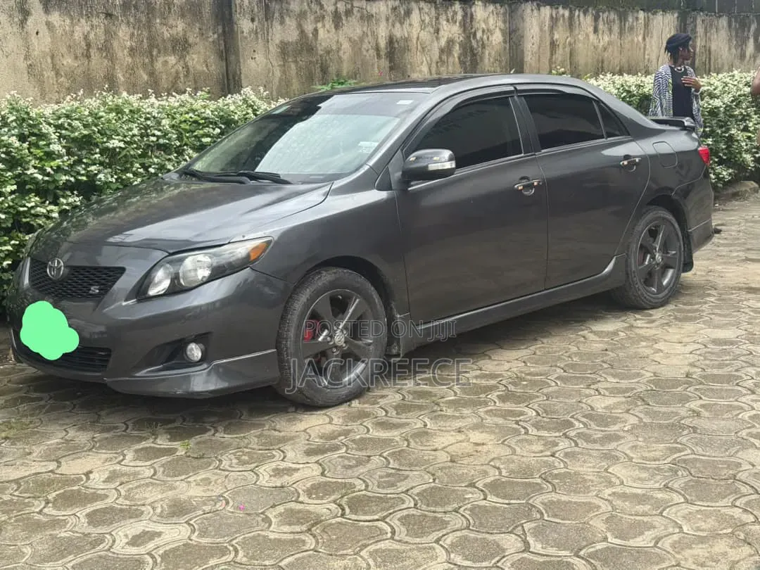 Toyota Corolla 2010 Black