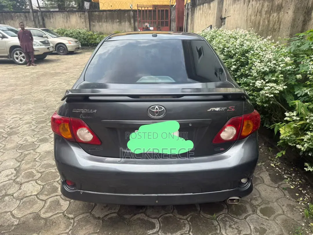 Toyota Corolla 2010 Black