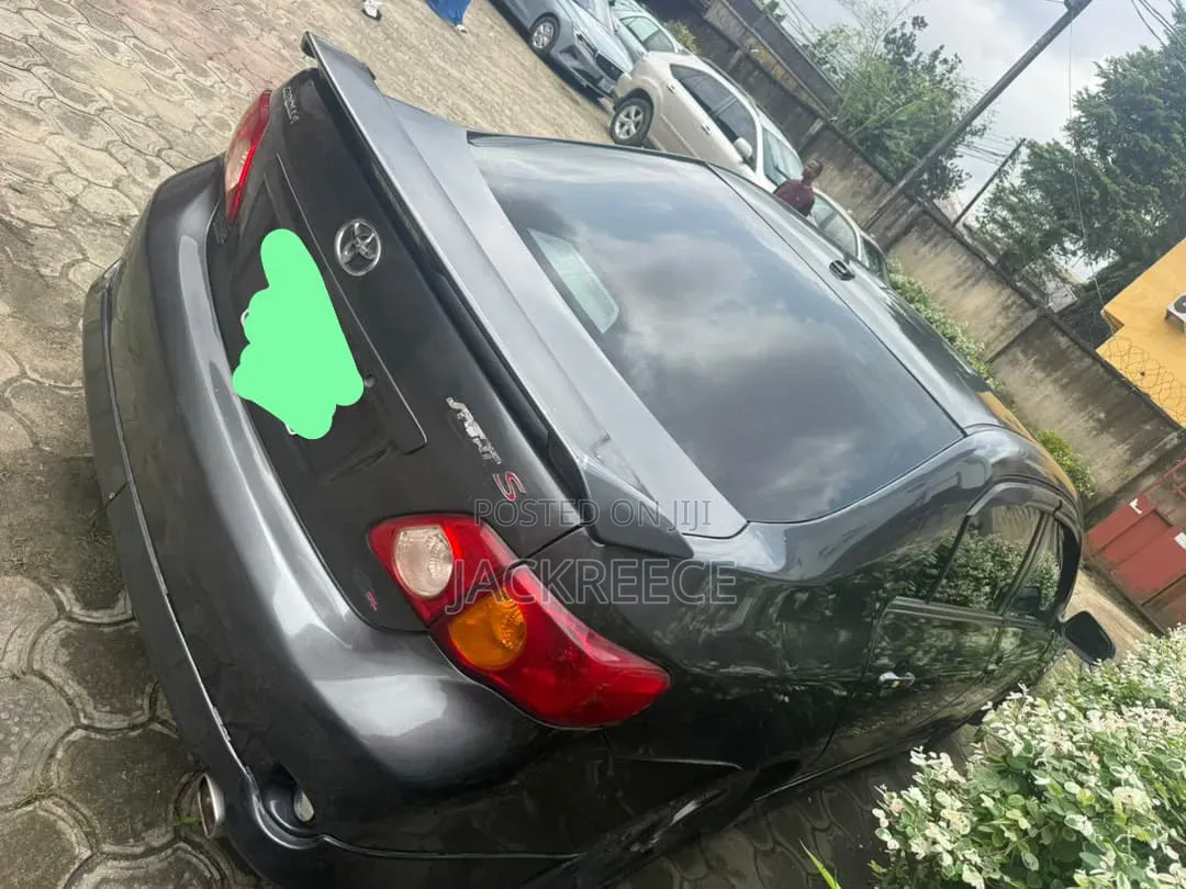 Toyota Corolla 2010 Black